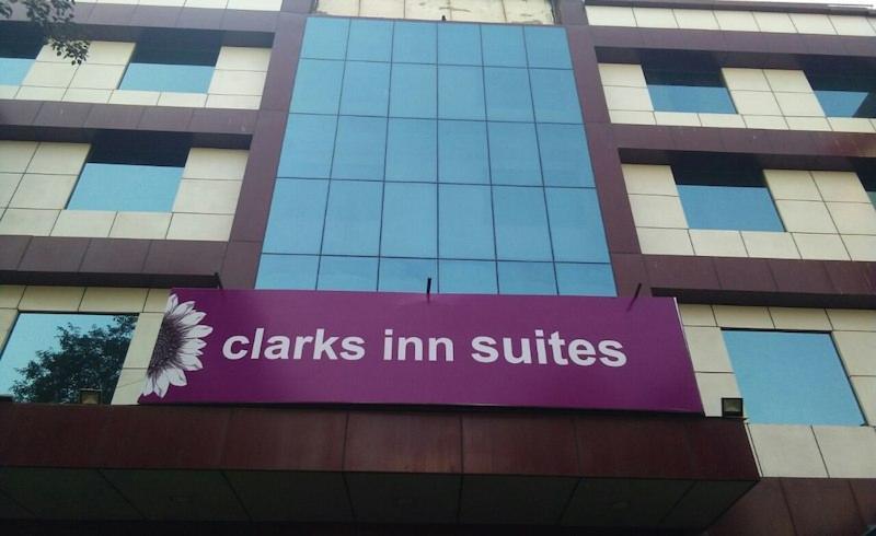 Bluemont Beacon Hotel New Delhi Ґурґаон Екстер'єр фото