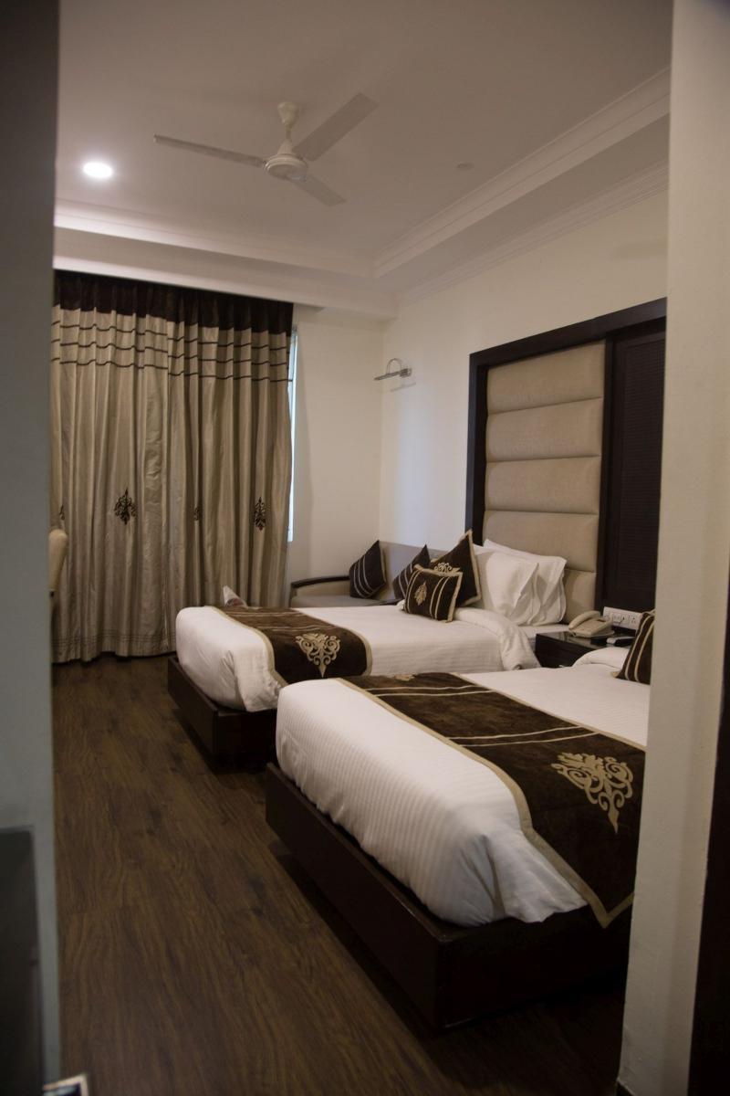 Bluemont Beacon Hotel New Delhi Ґурґаон Екстер'єр фото