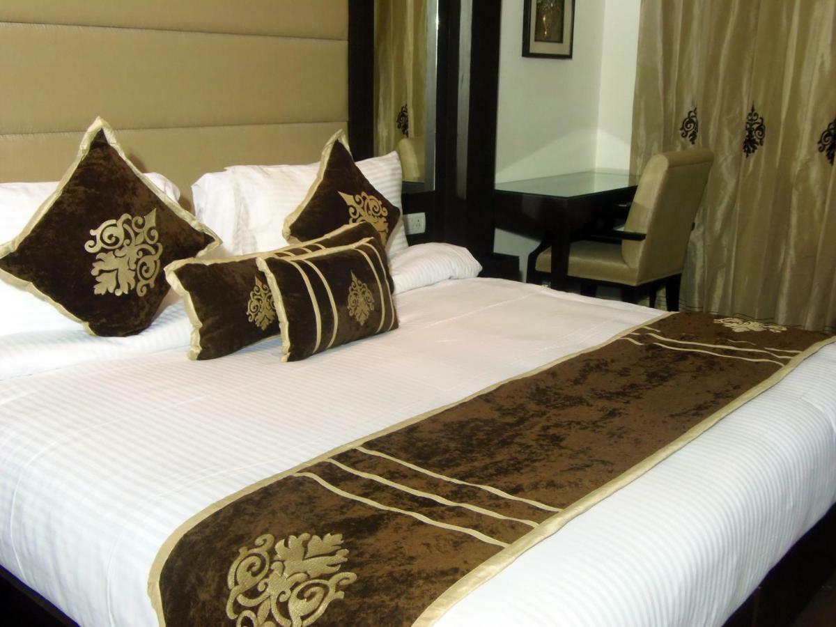 Bluemont Beacon Hotel New Delhi Ґурґаон Екстер'єр фото