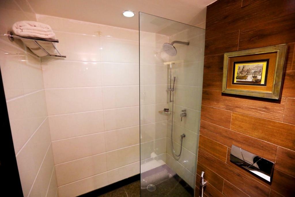 Bluemont Beacon Hotel New Delhi Ґурґаон Екстер'єр фото