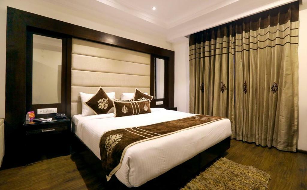 Bluemont Beacon Hotel New Delhi Ґурґаон Екстер'єр фото