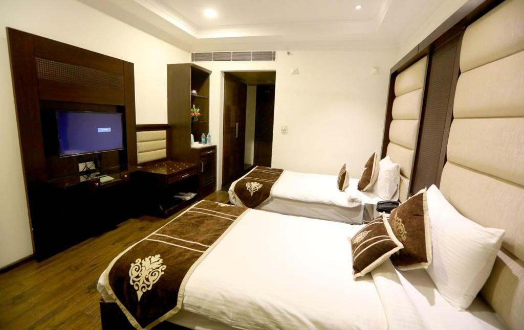 Bluemont Beacon Hotel New Delhi Ґурґаон Екстер'єр фото