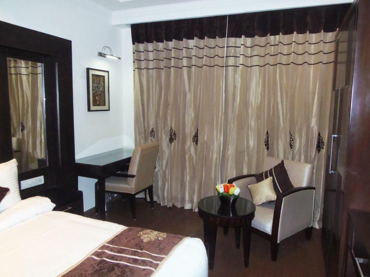 Bluemont Beacon Hotel New Delhi Ґурґаон Екстер'єр фото