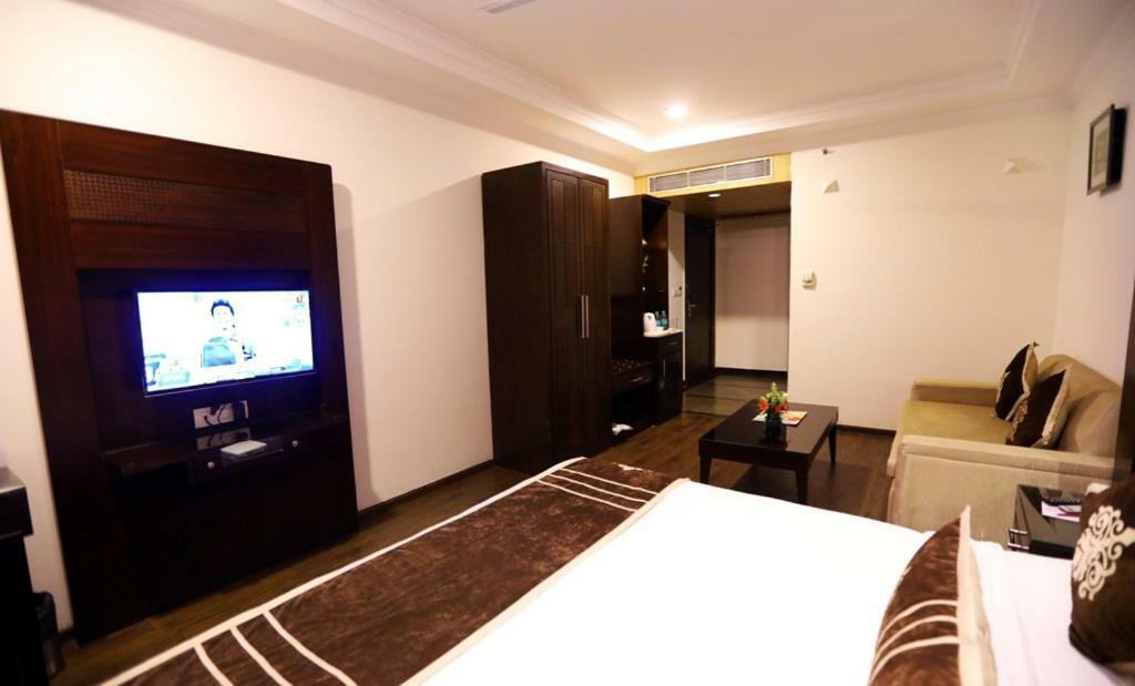 Bluemont Beacon Hotel New Delhi Ґурґаон Екстер'єр фото