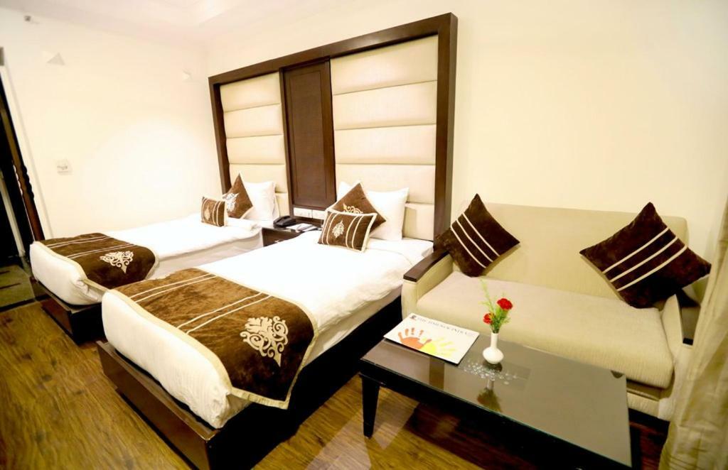 Bluemont Beacon Hotel New Delhi Ґурґаон Екстер'єр фото