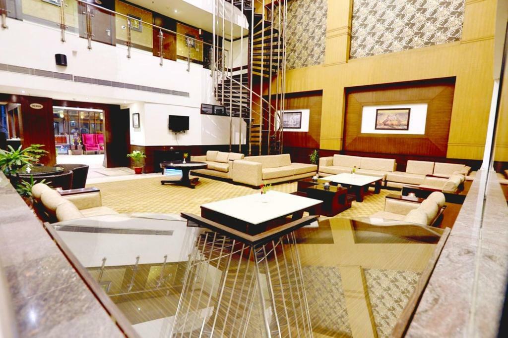 Bluemont Beacon Hotel New Delhi Ґурґаон Екстер'єр фото