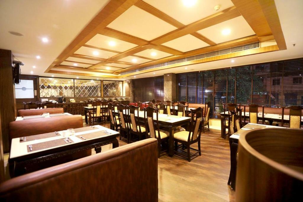 Bluemont Beacon Hotel New Delhi Ґурґаон Екстер'єр фото