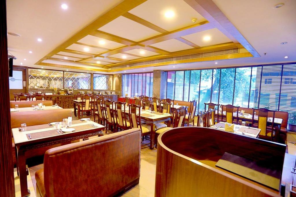 Bluemont Beacon Hotel New Delhi Ґурґаон Екстер'єр фото